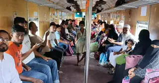 জুলাই ঘোষণাপত্র অনুষ্ঠান: নারায়ণগঞ্জ থেকে ঢাকায় পৌঁছাল বরাদ্দকৃত ট্রেন